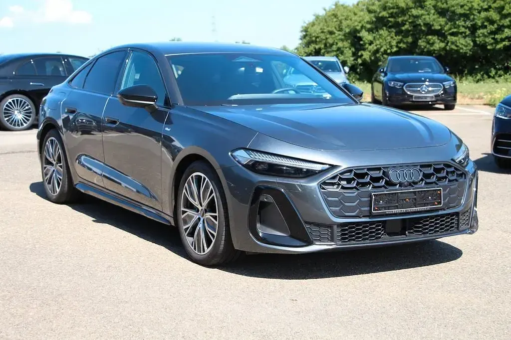 Gebraucht Audi A5 S-line plus 204 PS (150 kW) 2025 Grau Kombi