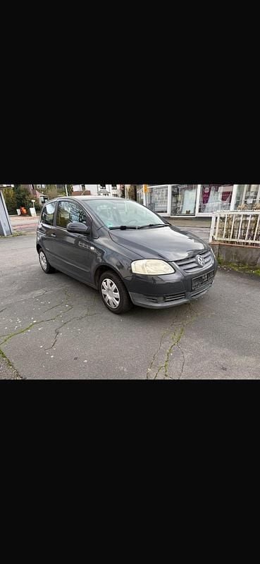 Grau Gebraucht 2009 VW Fox Kleinwagen | 1.700 € (Guter Preis) - Bild 1/4