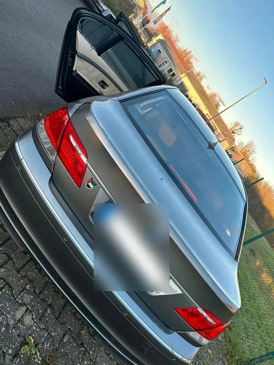 Gebraucht BMW 750 367 PS (269 kW) 2005 Grau Limousine