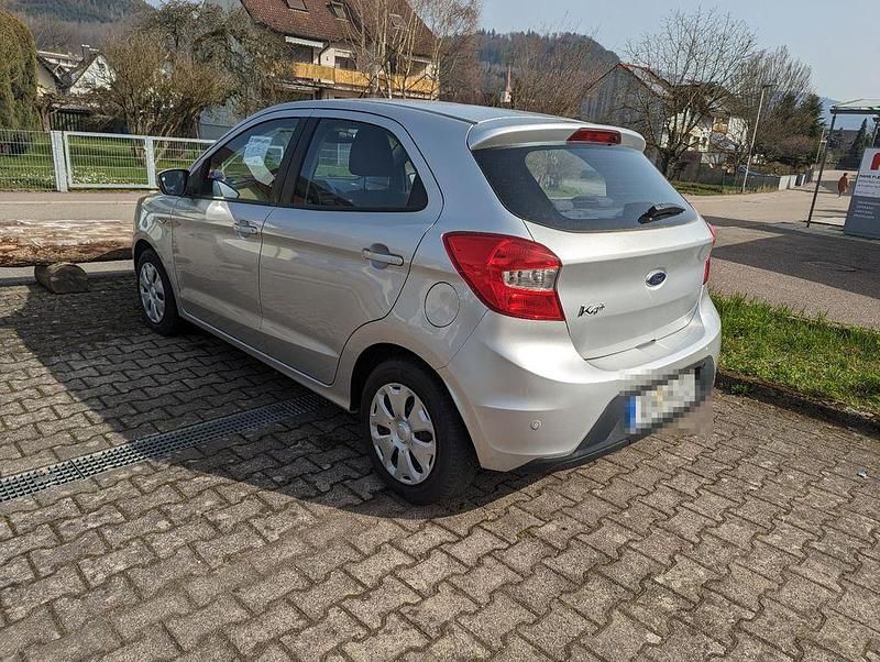 Gebraucht Ford Ka Cool & Sound Edition 86 PS (63 kW) 2017 Silber Limousine