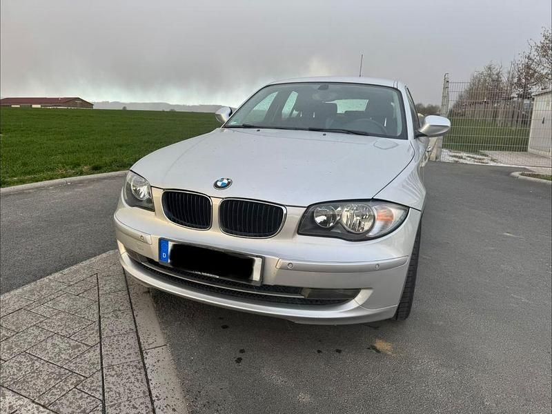 Second-hand BMW 116 122 CP (89 kW) 2010 Argintiu Hatchback