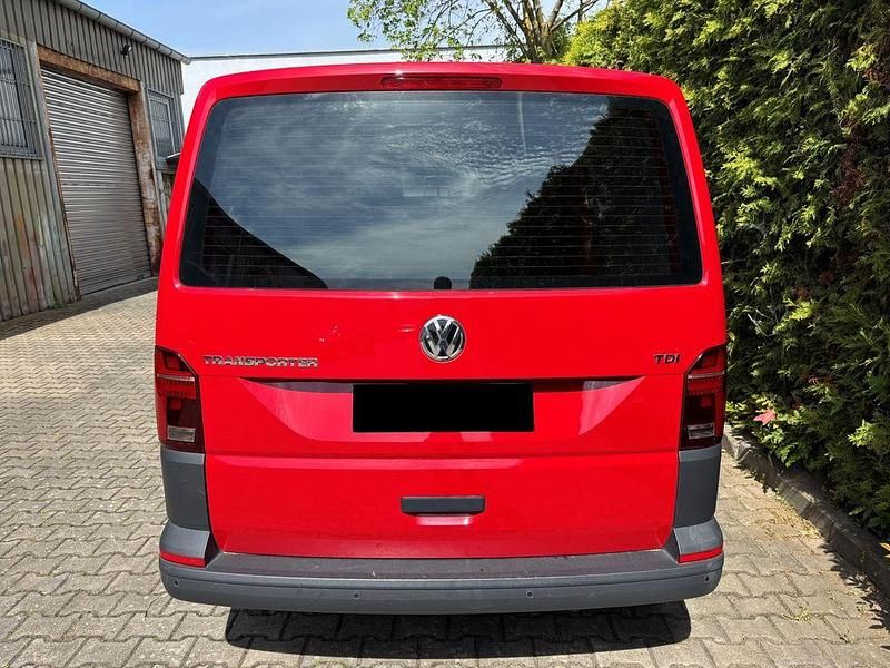 Second-hand VW Transporter 102 CP (75 kW) 2016 Roșu Van
