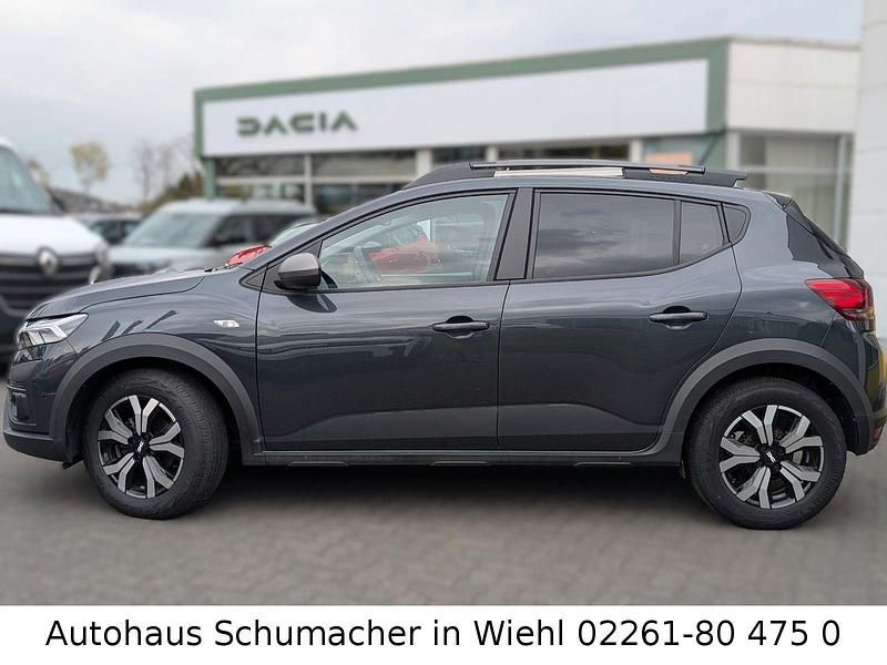 Gebraucht Dacia Sandero Expression 110 PS (80 kW) 2023 Grau Kleinwagen