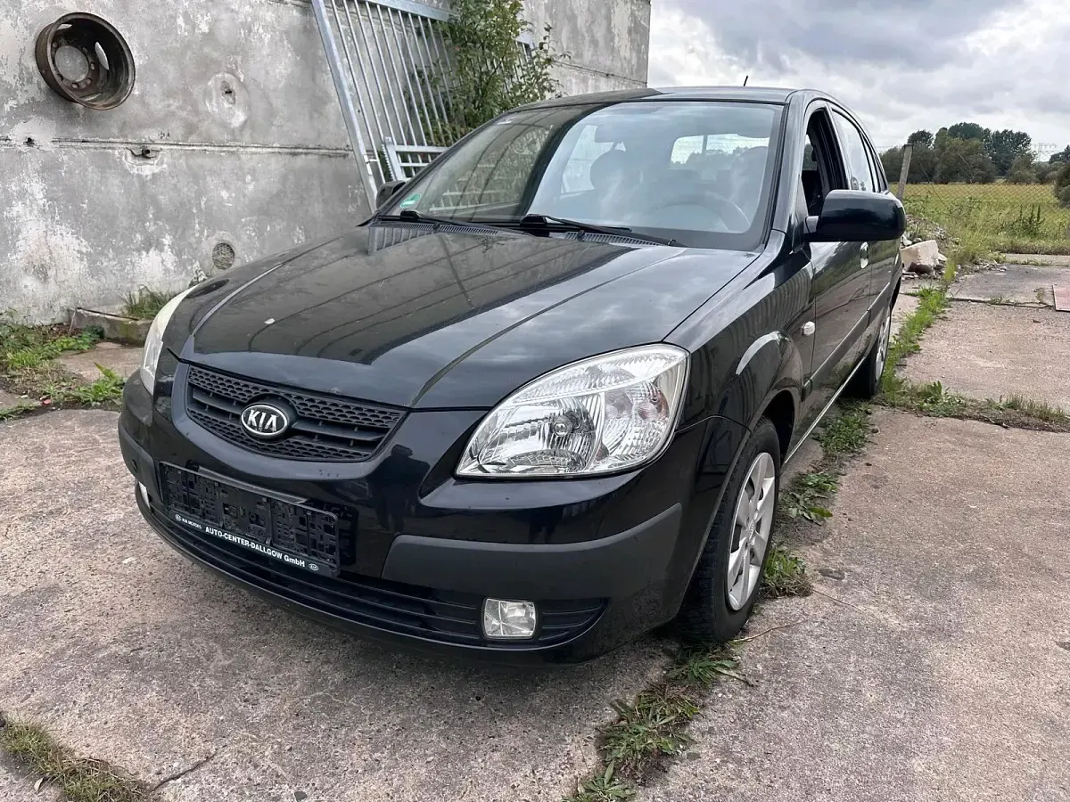 Gebraucht Kia Rio 96 PS (70 kW) 2009 Schwarz Limousine