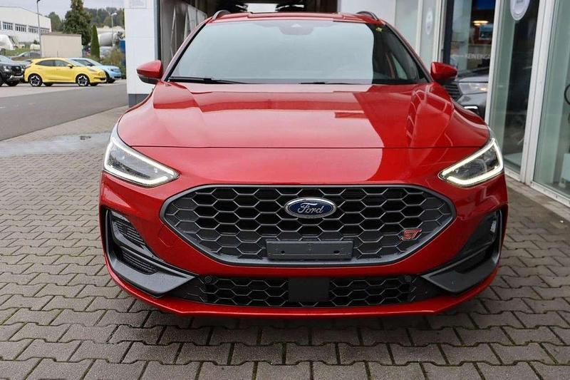 Nowe Ford Focus ST 280 KM (205 kW) 2025 Czerwony Kombi