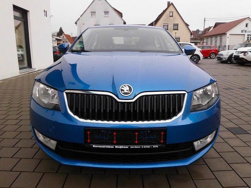 Gebraucht Skoda Octavia Elegance 150 PS (110 kW) 2015 Blau Kleinwagen