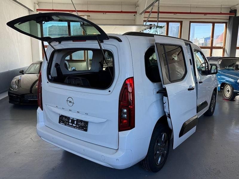 Neu Opel Combo Life Elegance 131 PS (96 kW) 2026 Weiß Van / Kleinbus