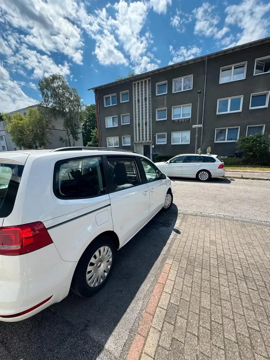 Gebraucht VW Sharan 140 PS (102 kW) 2013 Weiß Van / Kleinbus