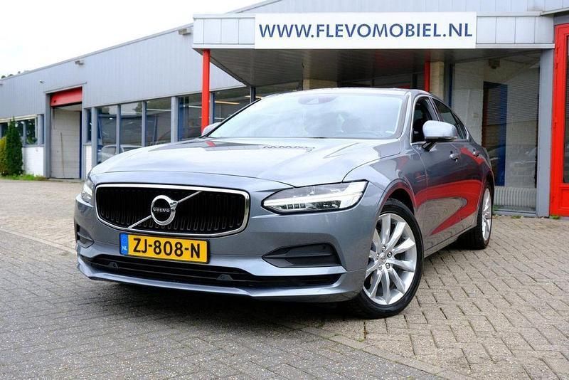 Grau Gebraucht 2017 Volvo S90 Inscription Limousine | 20.850 € (Fairer Preis) - Bild 1/4