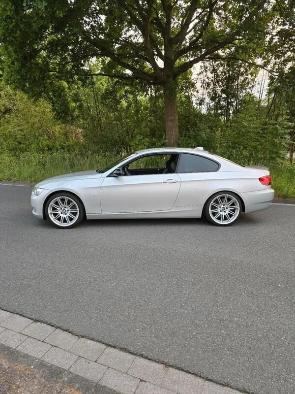 Silber Gebraucht 2007 BMW 335 M Performance Coupé | 11.999 € - Bild 1/4