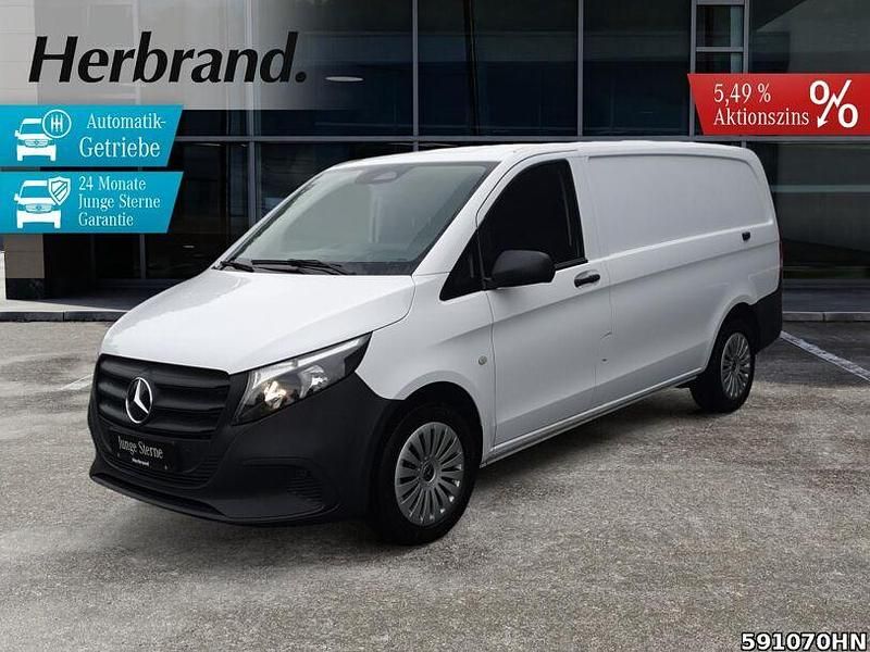 Weiss Gebraucht 2024 Mercedes Vito Van / Kleinbus | 40.341 € - Bild 1/4