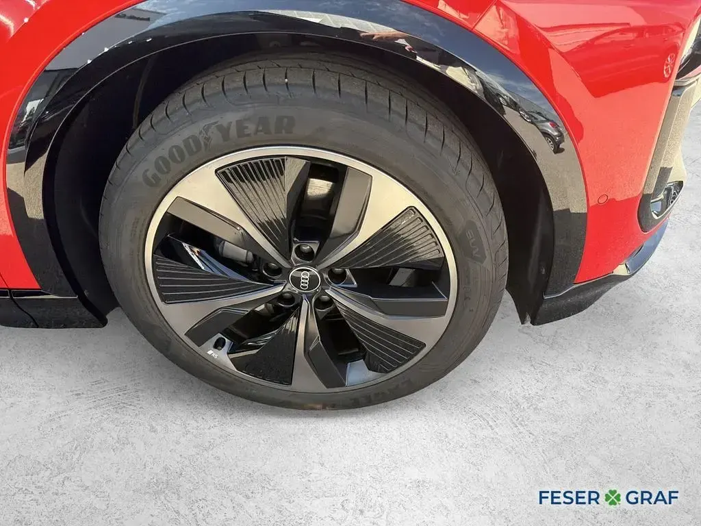 Gebraucht Audi Q6 e-tron S-Line 284 kW (387 PS) 2025 Rot SUV
