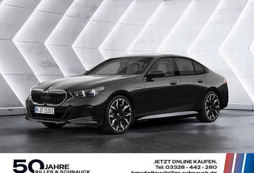 Neu BMW 550e 489 PS (359 kW) 2026 Schwarz Limousine