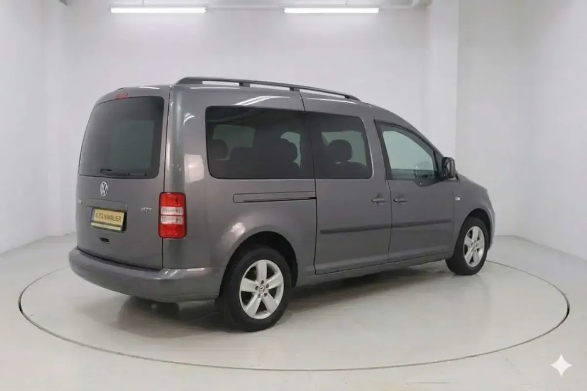 Używany VW Caddy Maxi Edition 102 KM (75 kW) 2013 Szary Minivan