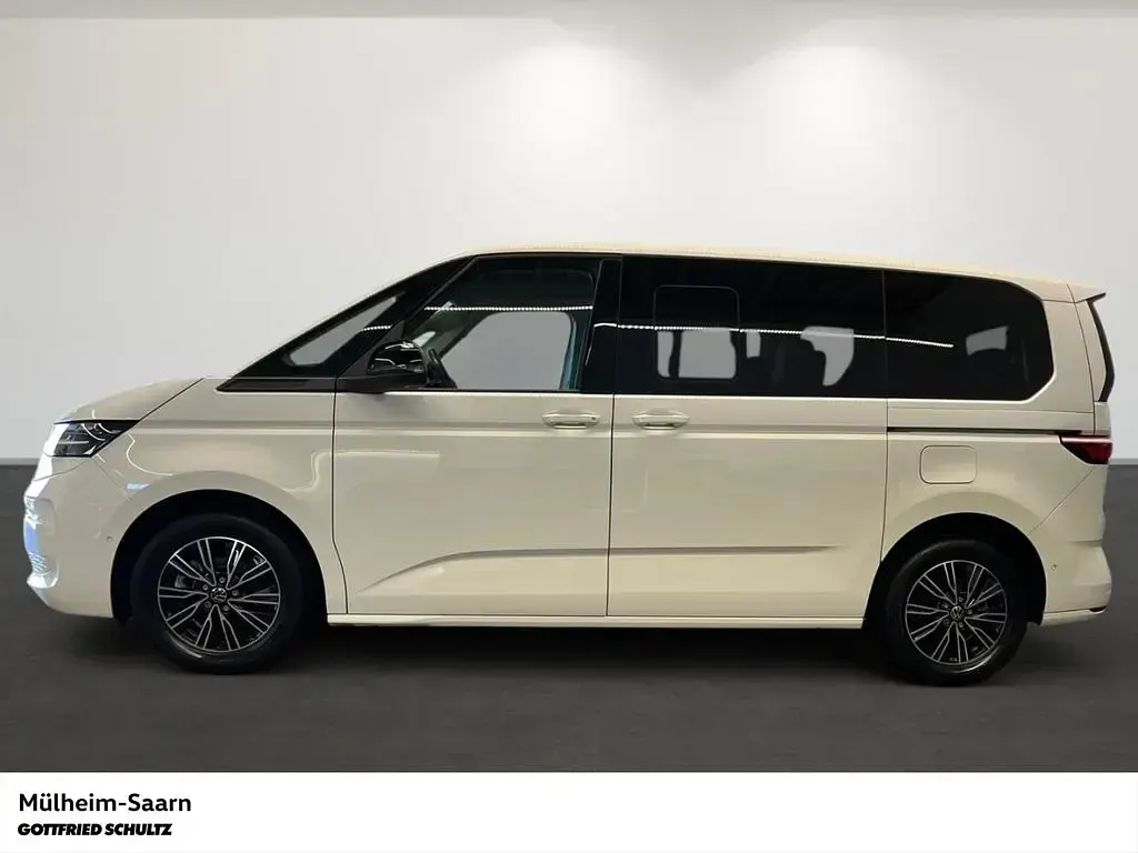 Gebraucht VW Multivan Basis 150 PS (110 kW) 2023 Weiss Van / Kleinbus