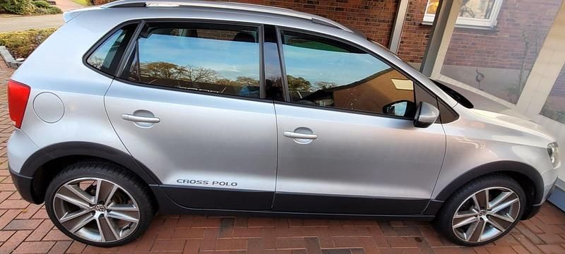 Gebraucht VW Polo Cross 85 PS (62 kW) 2014 Silber Kleinwagen