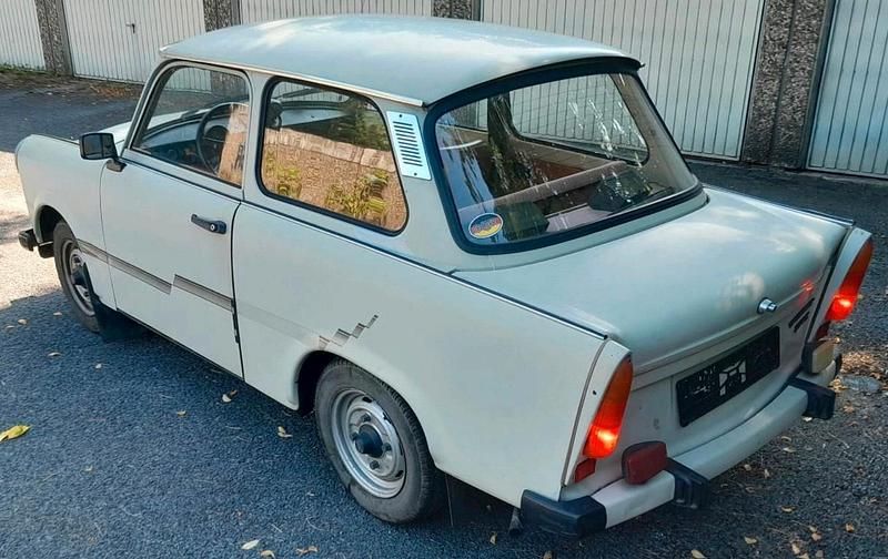 Grau Gebraucht 1986 Trabant 601 Limousine | 3.950 € - Bild 1/4