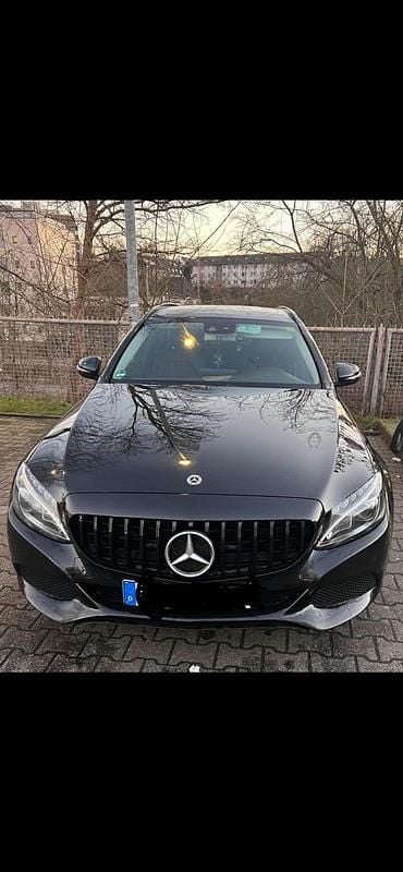 Schwarz Gebraucht 2015 Mercedes C250 AMG Limousine | 12.000 € (Superpreis) - Bild 1/4
