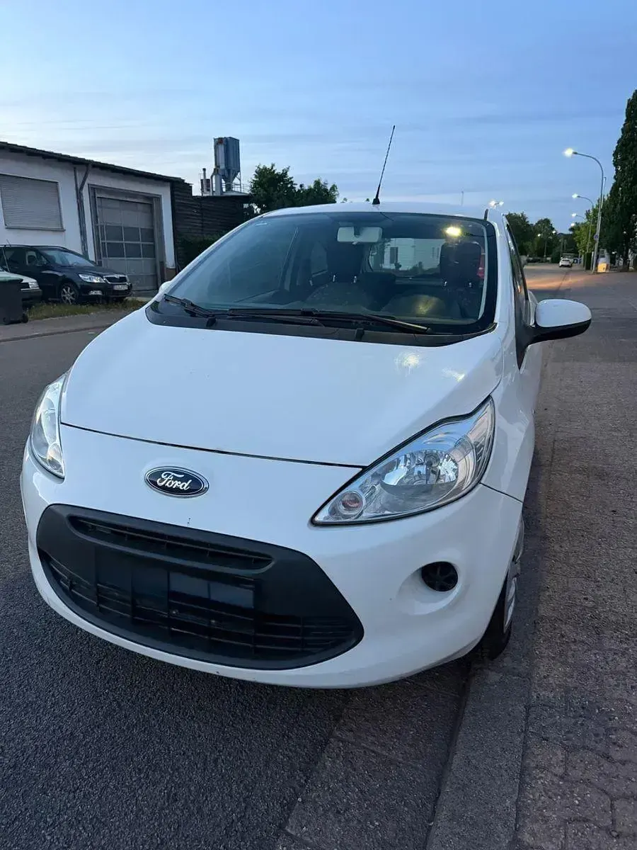 Gebraucht Ford Ka 69 PS (50 kW) 2015 Weiß Kleinwagen