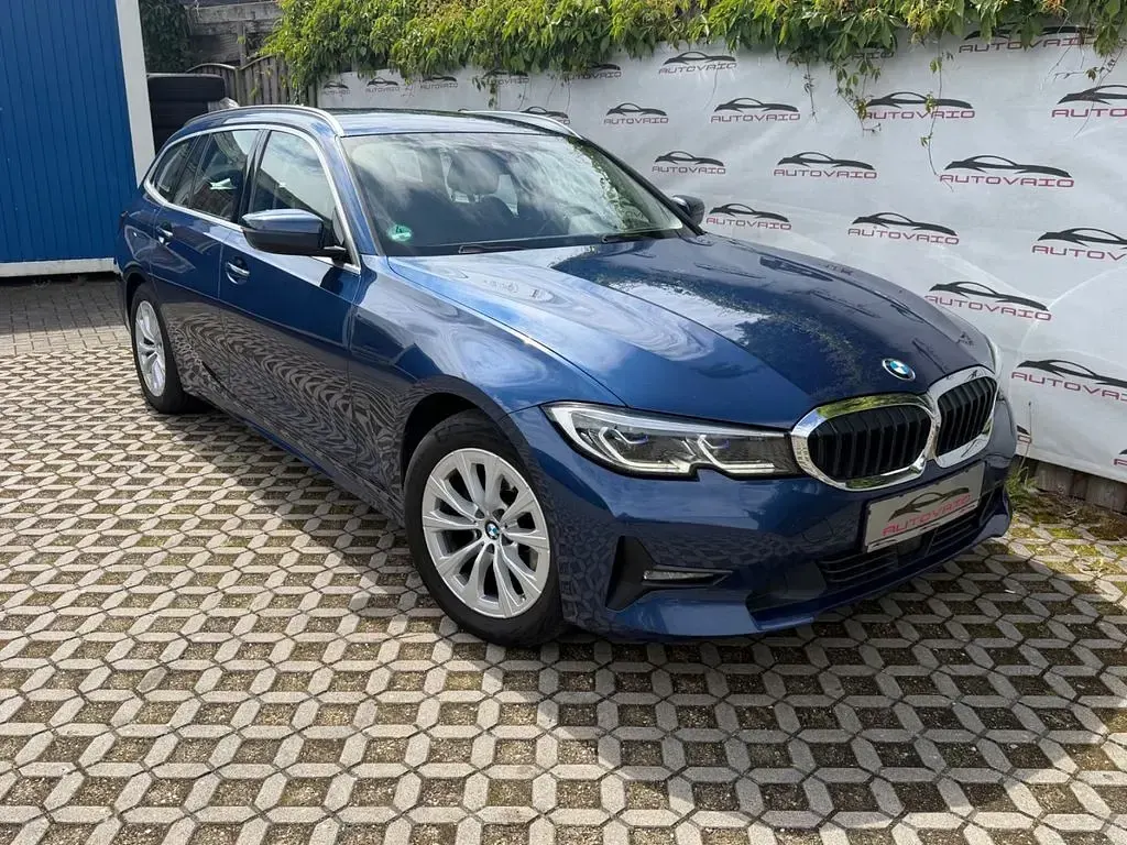 Gebraucht BMW 320 Sport Line 190 PS (139 kW) 2021 Blau Limousine