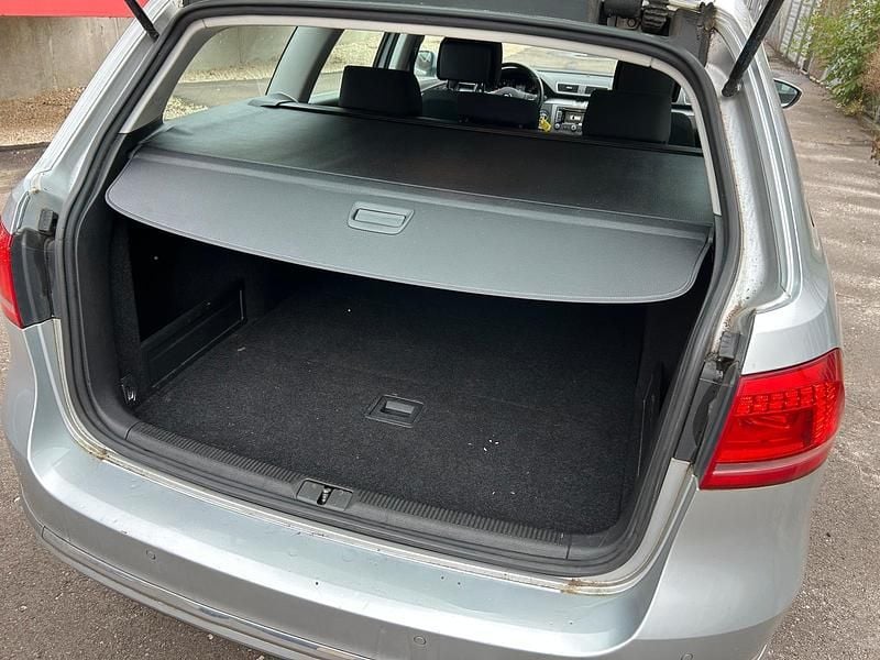 Usado VW Passat 150 HP (110 kW) 2012 Prateado Carrinha