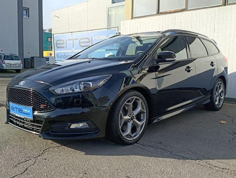 Schwarz Gebraucht 2018 Ford Focus ST Kombi | 15.990 € (Guter Preis) - Bild 1/4