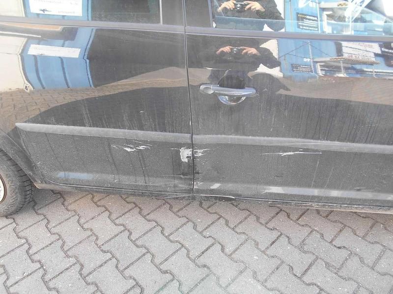 Gebraucht VW Touran Conceptline 109 PS (80 kW) 2007 Deep black perleffekt Van / Kleinbus