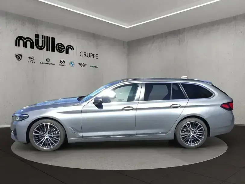 Gebraucht BMW 530 Efficient Dynamics 286 PS (210 kW) 2023 Grau Kombi