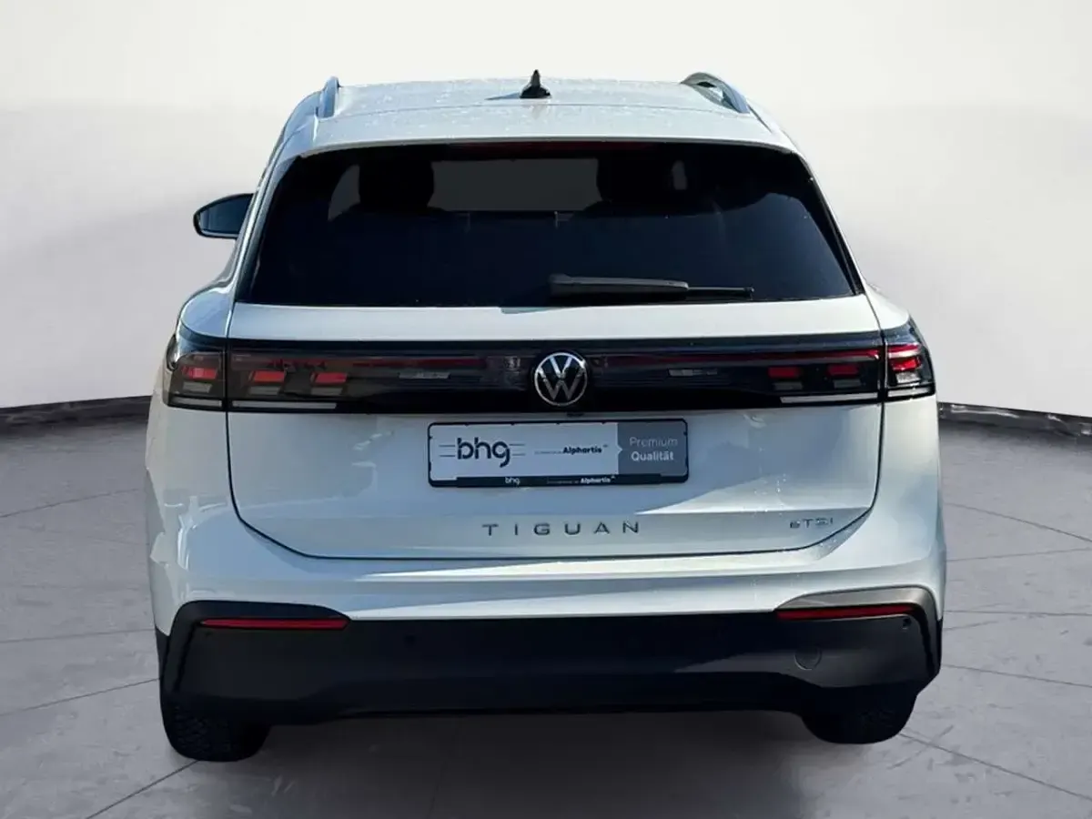 Neu VW Tiguan S 150 PS (110 kW) 2026 Pure white SUV