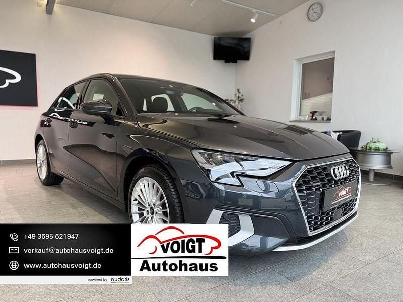 Manhattengrau metallic (metallic) Gebraucht 2023 Audi A3 Sportback Limousine | 29.490 € (Fairer Preis) - Bild 1/4
