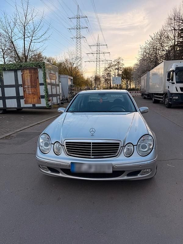 Gebraucht Mercedes E270 177 PS (130 kW) 2002 Grau Limousine