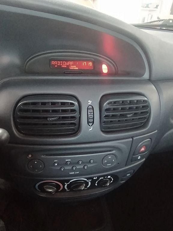 Gebraucht Renault Mégane II 95 PS (69 kW) 2002 Silber Limousine