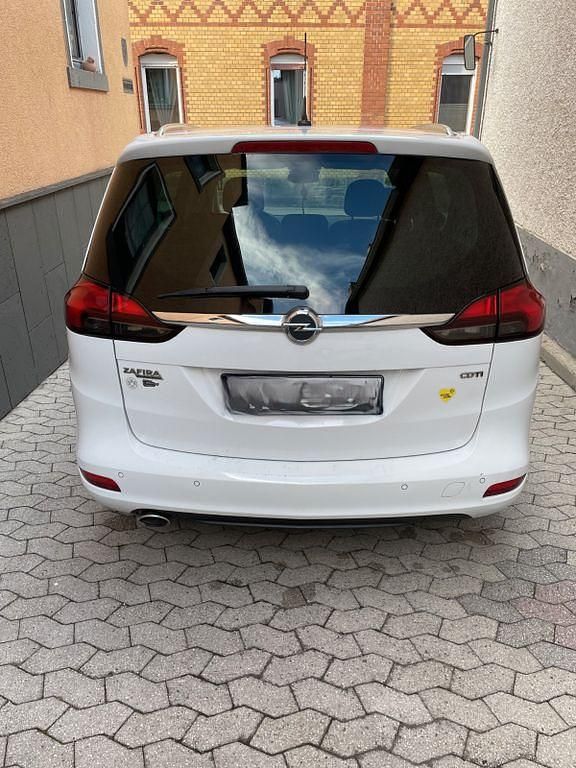 Weiß Gebraucht 2015 Opel Zafira Tourer Edition Van / Kleinbus | 5.500 € (Superpreis) - Bild 1/4