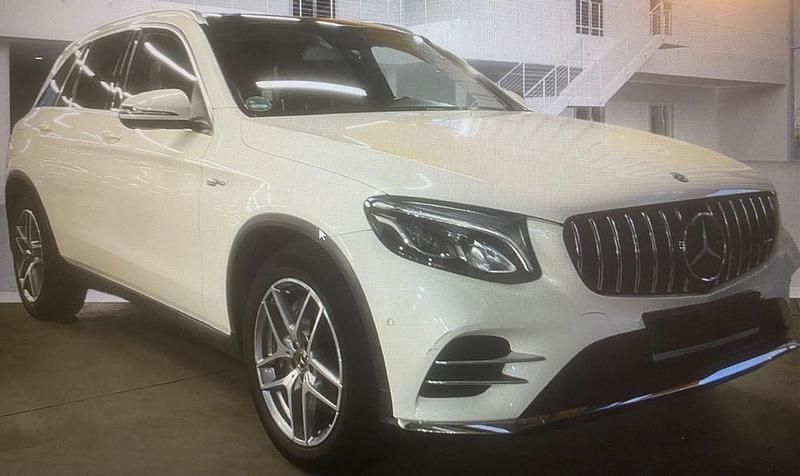 Weiß Gebraucht 2019 Mercedes GLC300 AMG SUV | 30.999 € (Superpreis) - Bild 1/2