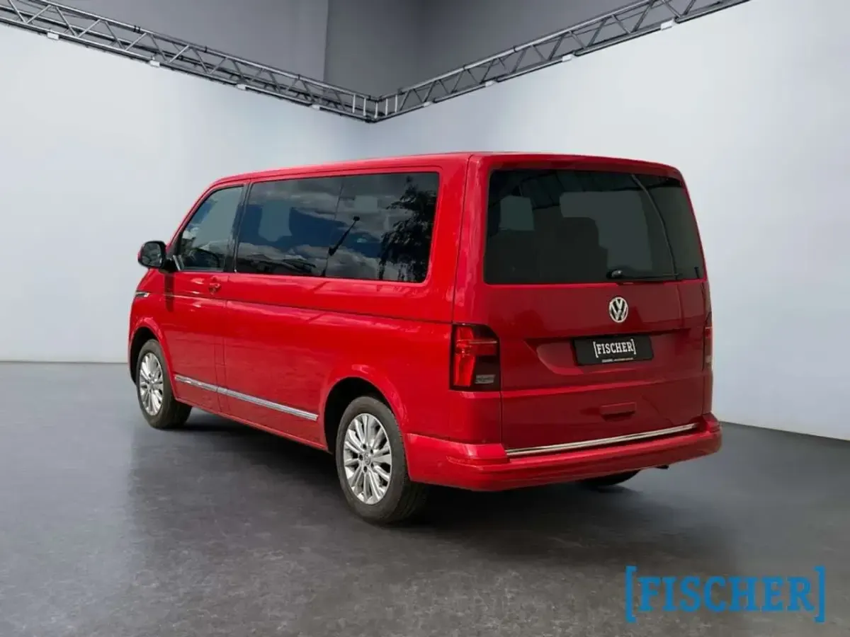 Gebraucht VW Multivan Generation Six 150 PS (110 kW) 2022 Rot Van / Kleinbus