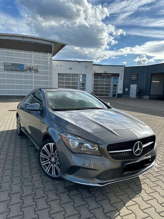 Grau Gebraucht 2016 Mercedes CLA250 Limousine | 15.000 € (Superpreis) - Bild 1/4