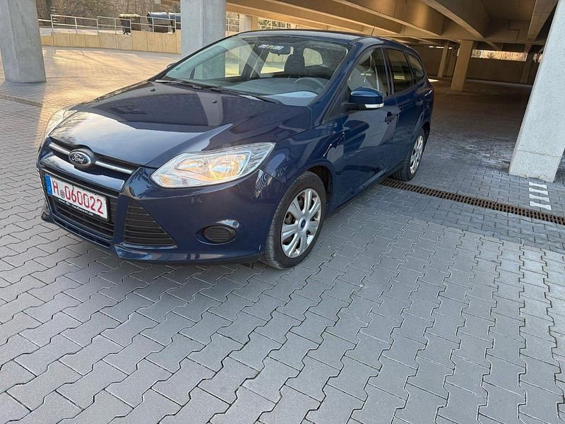 Gebraucht Ford Focus Ambiente 95 PS (69 kW) 2014 Blau Kombi