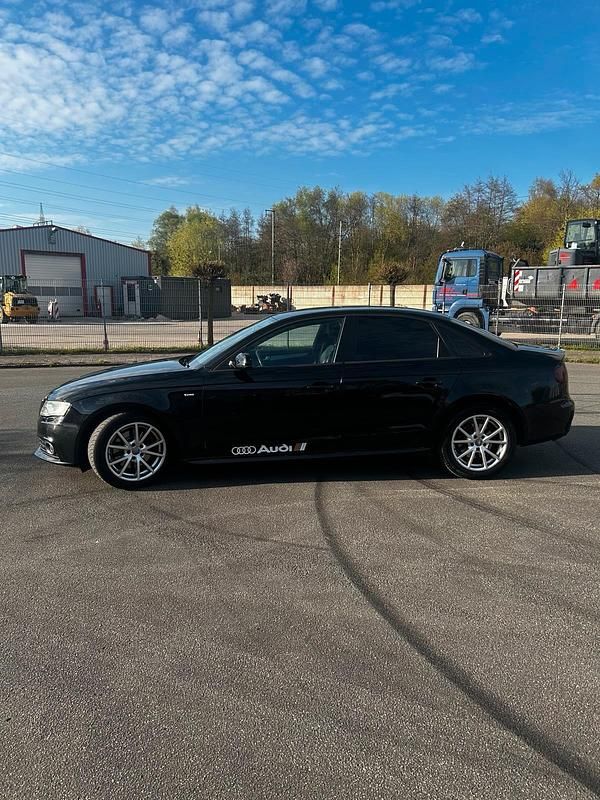 Używany Audi A4 S-Line 120 KM (88 kW) 2010 Czarny Sedan/Limuzyna