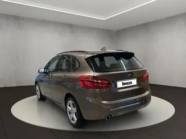 Gebraucht BMW 218 Luxury Line 140 PS (102 kW) 2019 Jucarobeige metallic Van / Kleinbus