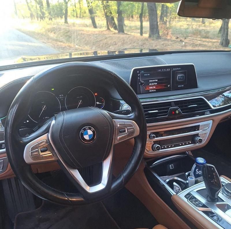 Blau Gebraucht 2016 BMW 730 Limousine | 22.500 € (Superpreis) - Bild 1/4