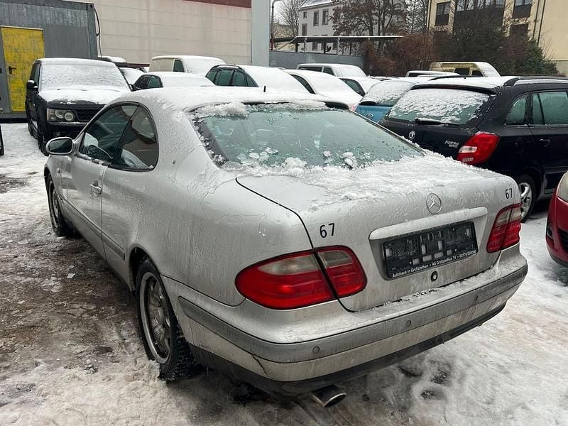 Gebraucht Mercedes CLK230 193 PS (141 kW) 1999 Silber Coupé