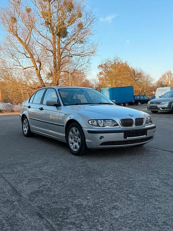 Silber Gebraucht 2003 BMW 316 Limousine | 2.199 € (Fairer Preis) - Bild 1/4