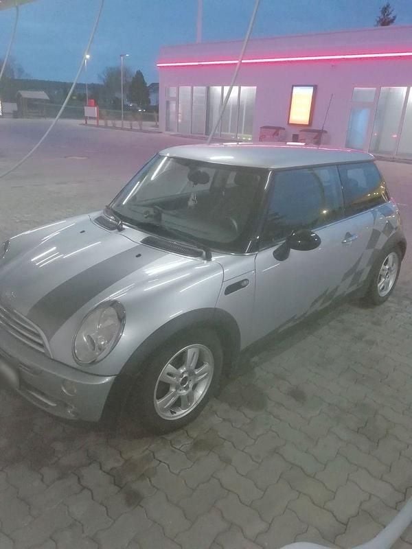 Usado Mini ONE 90 HP (66 kW) 2005 Prateado Citadino