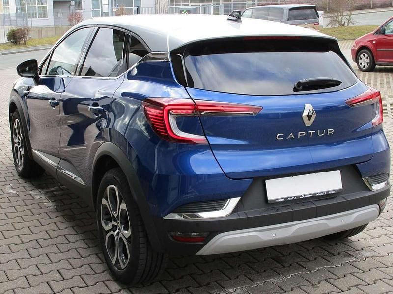 Gebraucht Renault Captur Techno 140 PS (102 kW) 2023 Blue rqh + grey kqa SUV