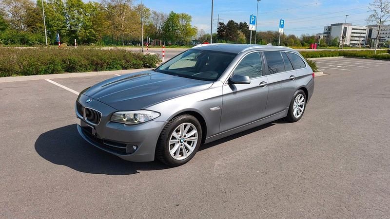Gebraucht BMW 520 184 PS (135 kW) 2011 Grau Kombi