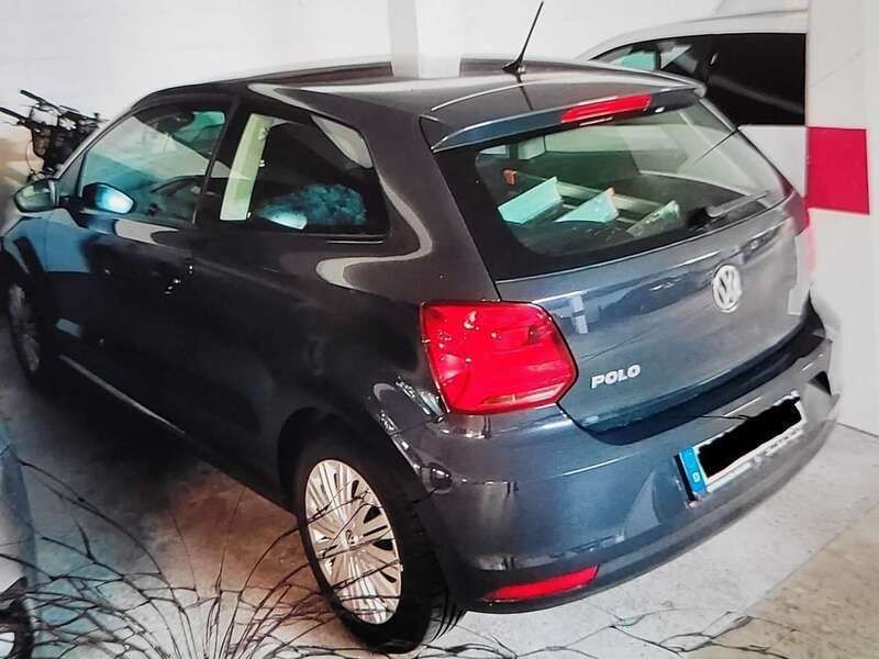 Grau Gebraucht 2014 VW Polo Comfortline Limousine | 5.999 € (Guter Preis) - Bild 1/4