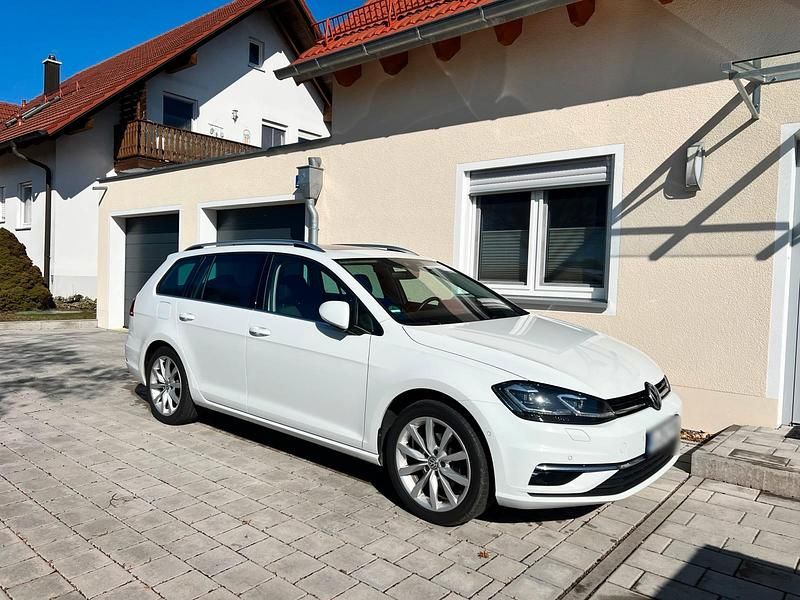 Gebraucht VW Golf VII 150 PS (110 kW) 2019 Weiß Kombi