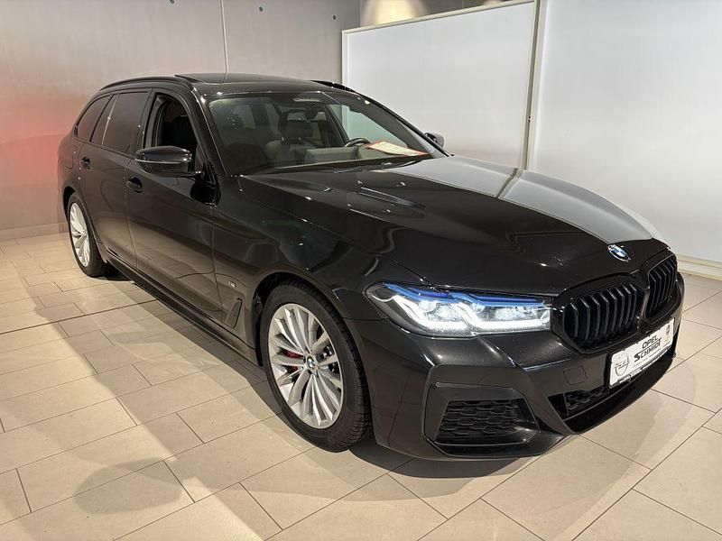 Gebraucht BMW 530 Performance 286 PS (210 kW) 2023 Schwarz Kombi