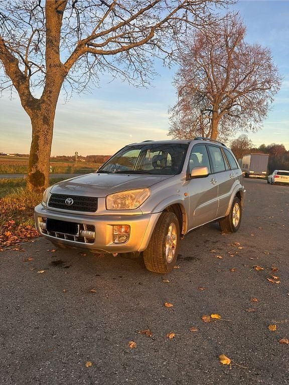 Silber Gebraucht 2002 Toyota RAV4 SUV | 2.900 € (Superpreis) - Bild 1/4