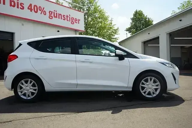Gebraucht Ford Fiesta Cool & Connect 75 PS (55 kW) 2020 Weiß Kleinwagen